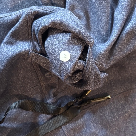 Lululemon 2 purplish blue jogger style leggings with pockets - Picture 5 of 6